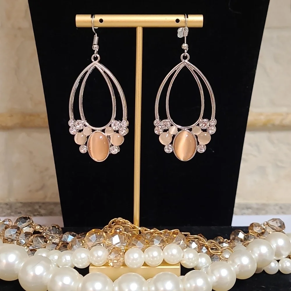 NWT Peach Crystal Oval Silver Drop Earrings